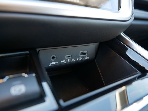 Certified 2025 Subaru Legacy Limited w/ Popular Package #3 image 33