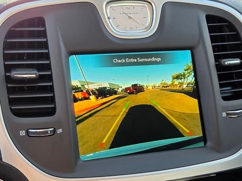Used 2023 Chrysler 300 Touring w/ Safetytec Plus Group RWD image 28
