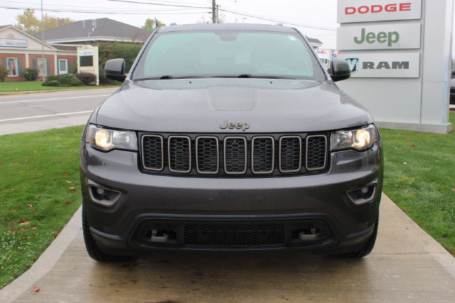 Used 2016 Jeep Grand Cherokee Laredo 75th Anniversary AWD/4WD image 5