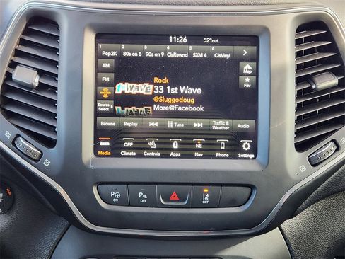 Used 2023 Jeep Cherokee Altitude Lux image 18