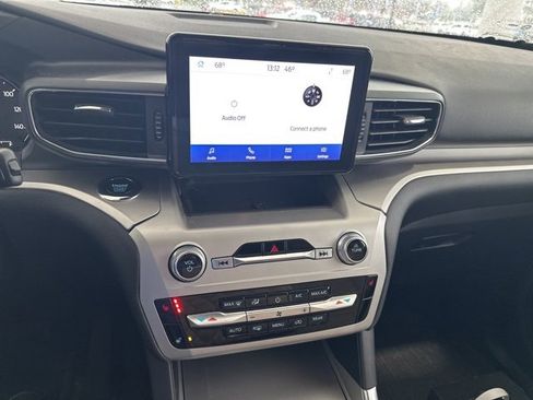 Used 2022 Ford Explorer XLT w/ Equipment Group 202A image 14