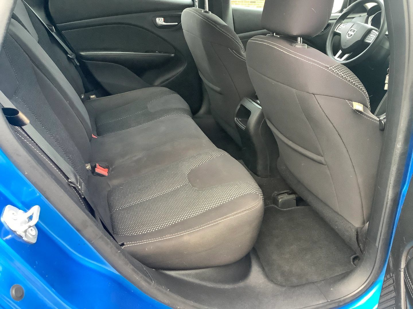 Used 2015 Dodge Dart SXT FWD image 14