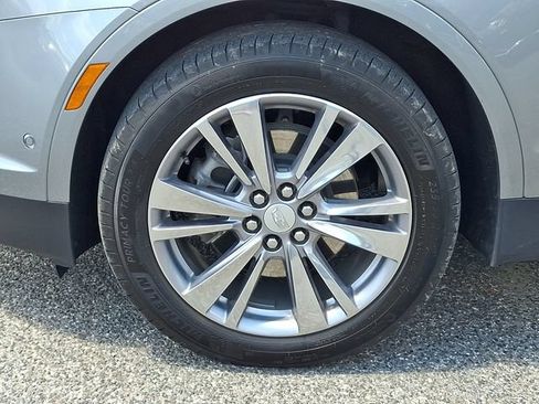 Used 2024 Cadillac XT5 Premium Luxury w/ Technology Package AWD/4WD image 6