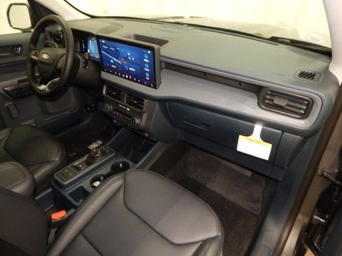 New 2025 Ford Maverick Lariat w/ Black Appearance Package image 19