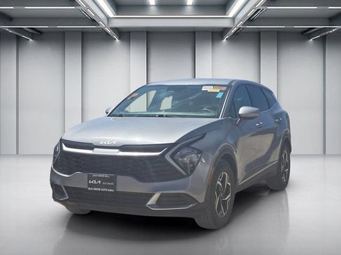 Used 2023 Kia Sportage LX FWD image 3