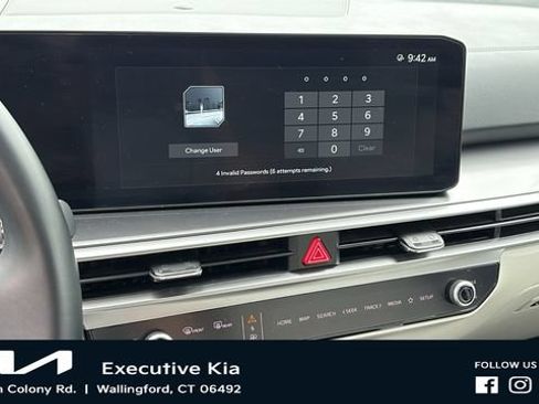 Certified 2025 Kia Sorento S w/ Panoramic Sunroof Package FWD image 17