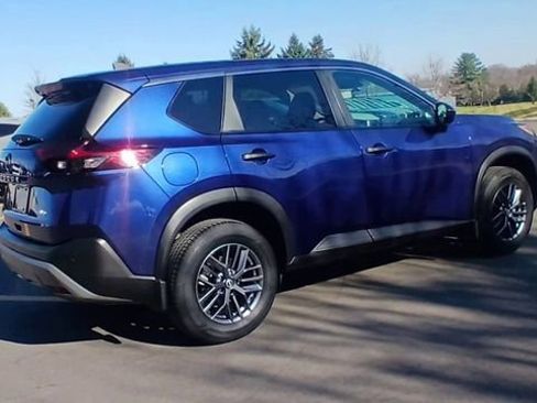 Used 2022 Nissan Rogue S AWD/4WD image 3