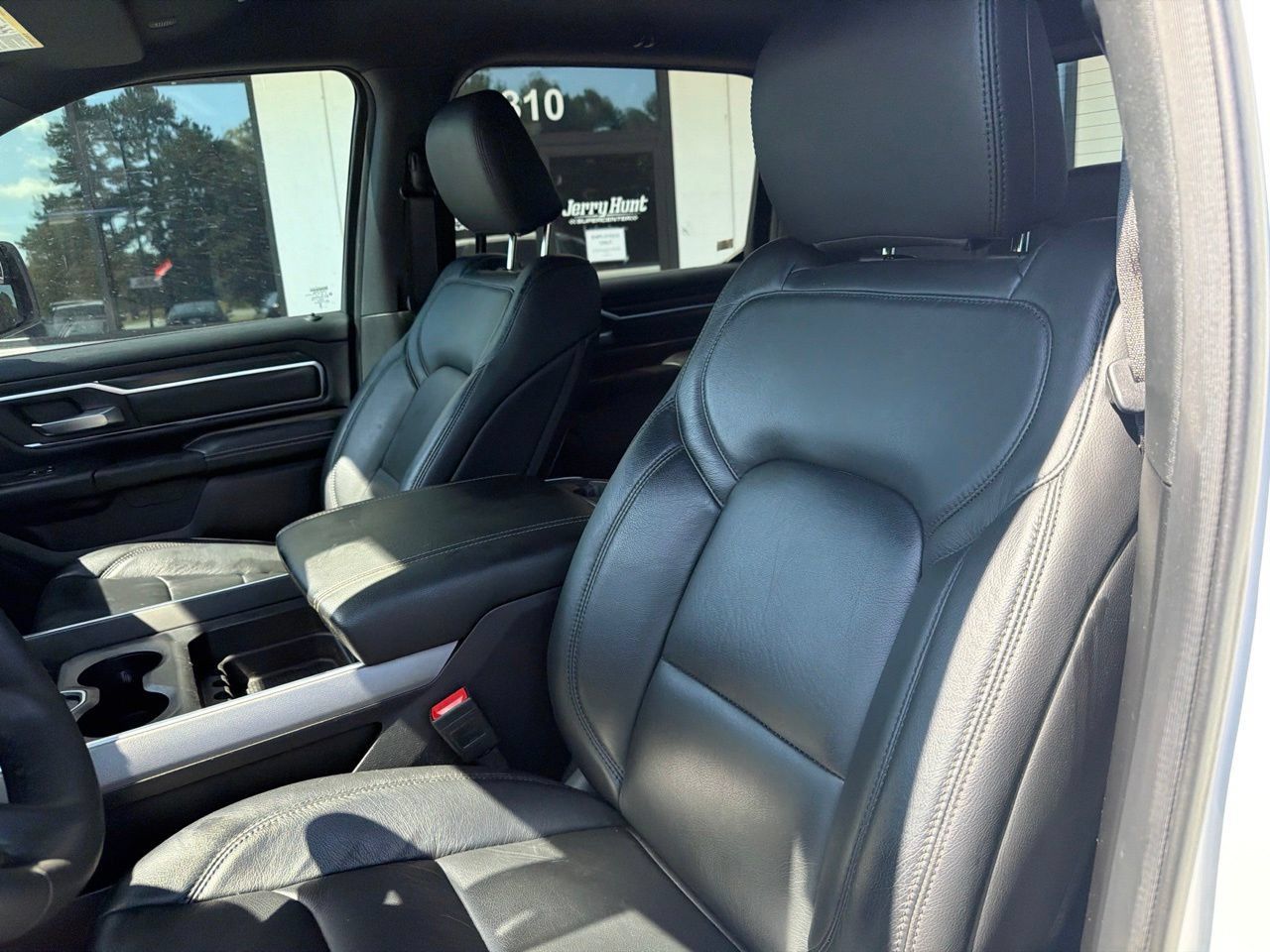 Used 2025 RAM 1500 Big Horn AWD/4WD image 3