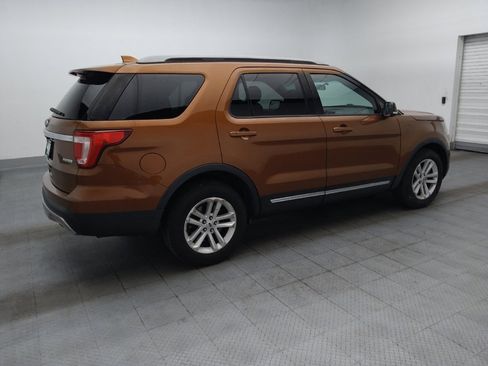 Used 2017 Ford Explorer XLT FWD image 10