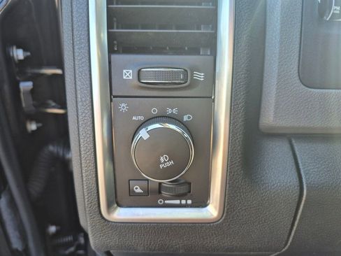 Used 2016 RAM 1500 Classic SLT image 40