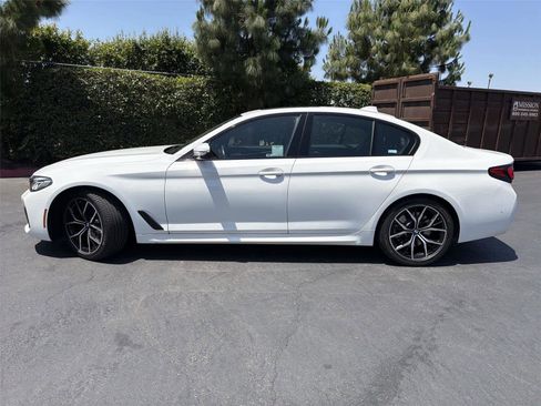 Used 2023 BMW 540i w/ M Sport Package RWD image 3