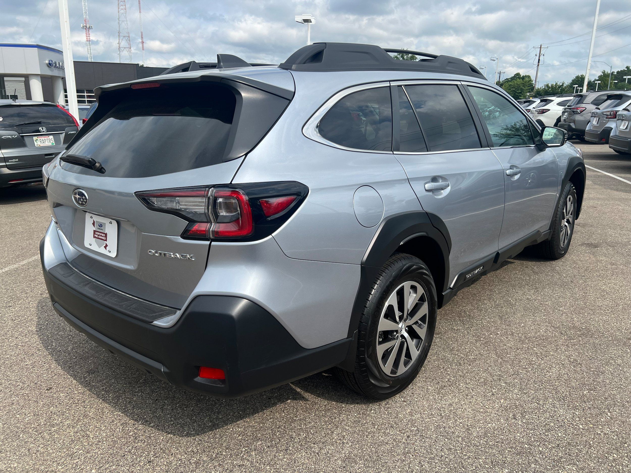 Certified 2025 Subaru Outback Premium AWD/4WD image 7