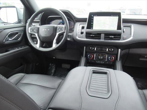 Used 2024 Chevrolet Suburban Z71 w/ Luxury Package AWD/4WD image 13