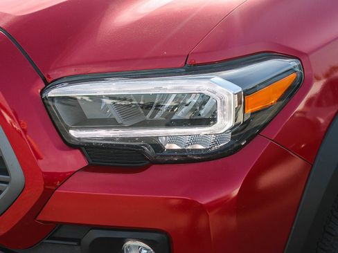 Used 2023 Toyota Tacoma TRD Off-Road image 5