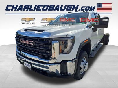 New 2026 GMC Sierra 3500 Pro w/ Convenience Package