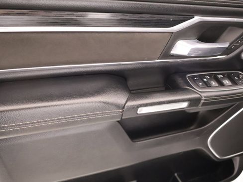 Used 2023 RAM 1500 Laramie AWD/4WD image 16