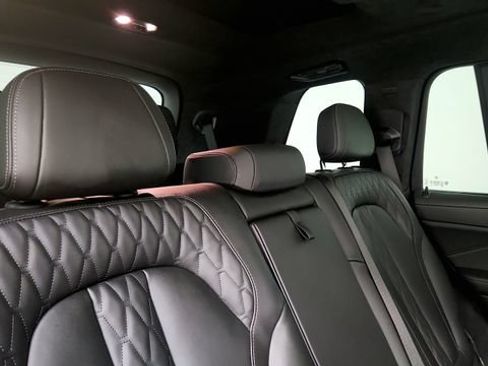 Used 2025 BMW X7 xDrive40i w/ Executive Package AWD/4WD image 41