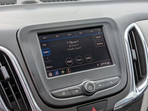 Used 2020 Chevrolet Equinox LT image 8