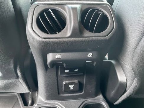 Used 2022 Jeep Gladiator Rubicon w/ LED Lighting Group AWD/4WD image 21