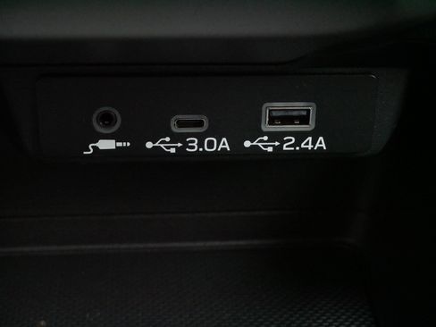 Used 2025 Subaru Crosstrek 2.5i Premium AWD/4WD image 30