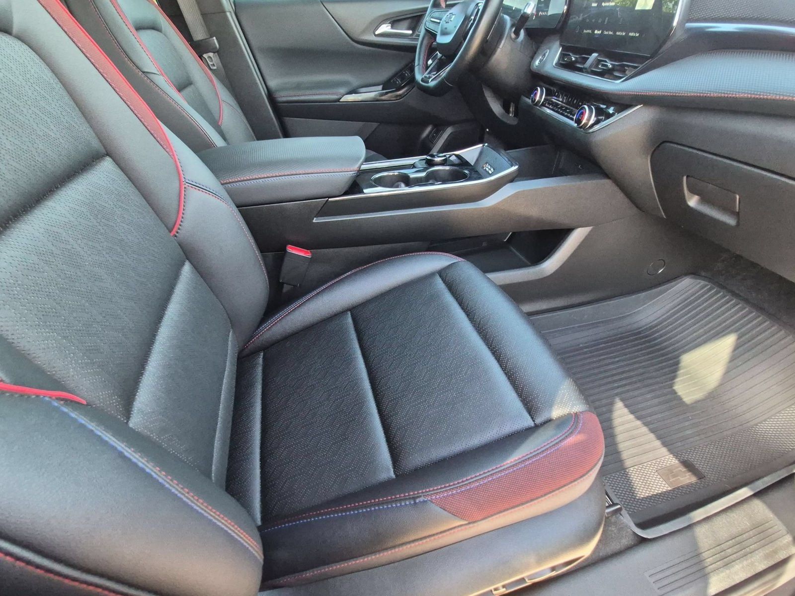 Used 2026 Chevrolet Equinox RS w/ Convenience Package III FWD image 30