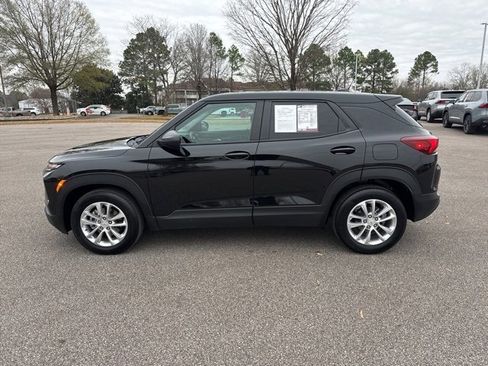 Used 2024 Chevrolet TrailBlazer LS w/ LS Convenience Package image 2