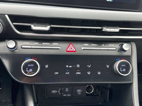 Used 2025 Hyundai Sonata SEL FWD image 16