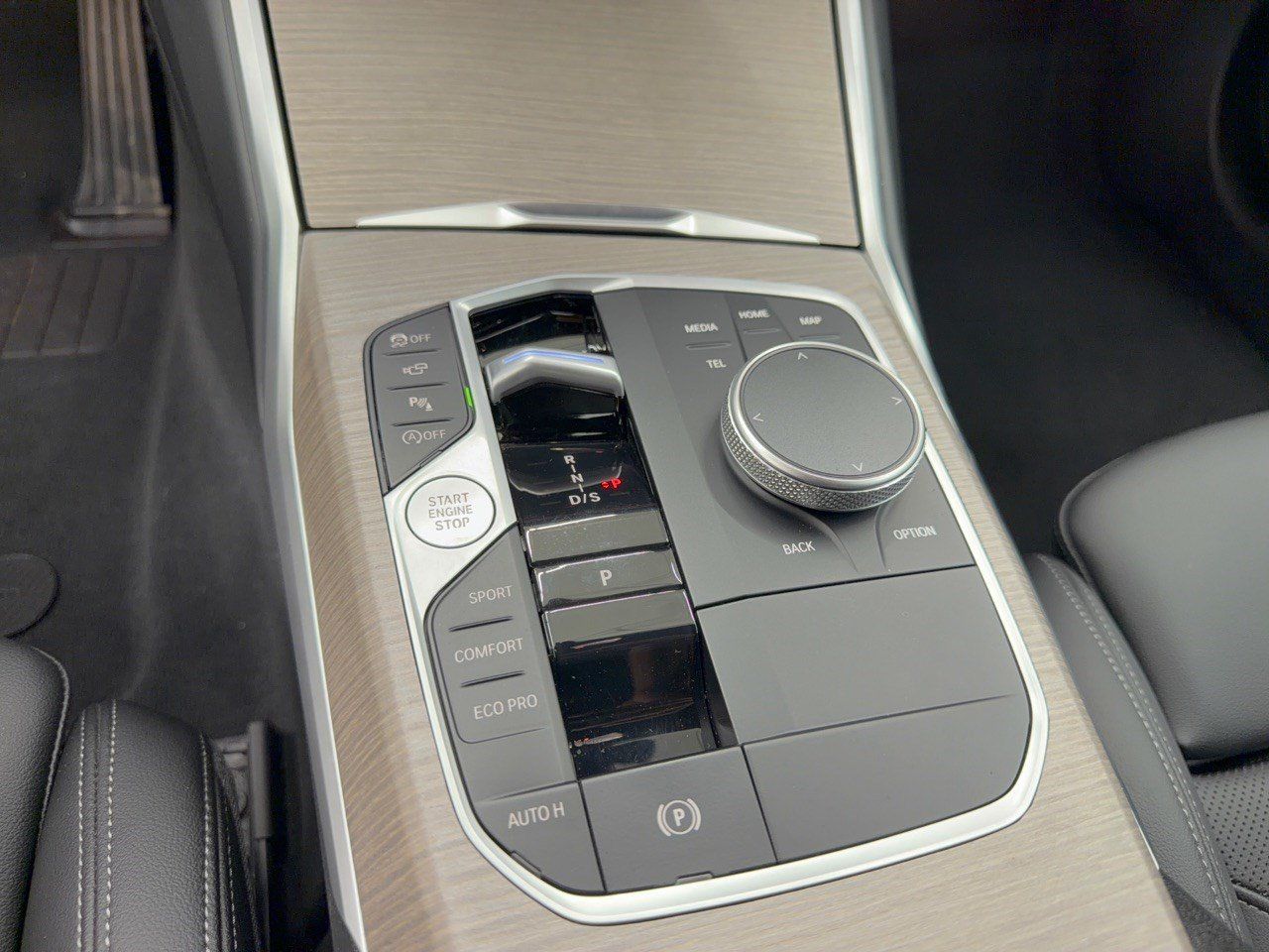 Certified 2025 BMW 330i Sedan RWD image 21