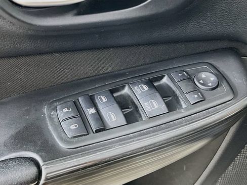 Used 2014 Jeep Cherokee Latitude w/ Comfort/Convenience Group AWD/4WD image 9