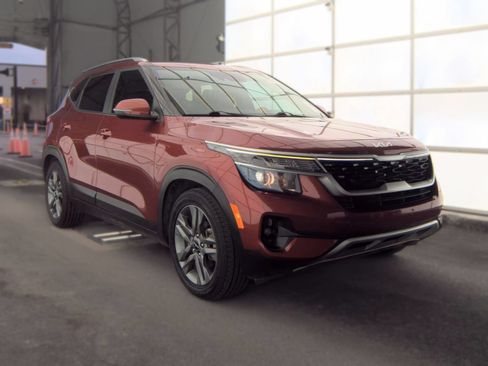 Used 2022 Kia Seltos S FWD image 2