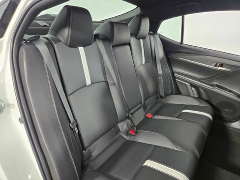 Used 2025 Toyota Camry SE image 17