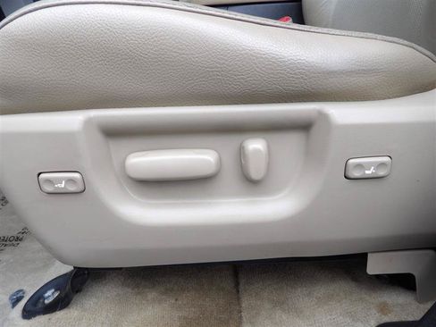 Used 2010 Toyota Sequoia Platinum AWD/4WD image 29
