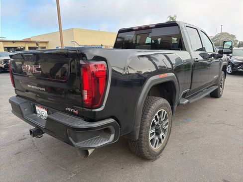 Used 2022 GMC Sierra 2500 AT4 w/ AT4 Preferred Package image 4