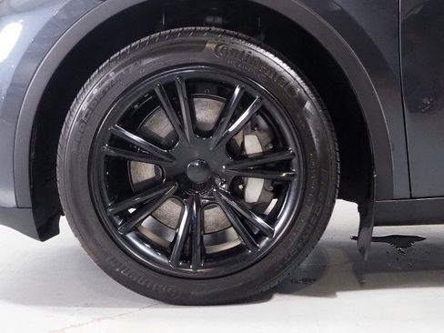 Used 2024 Tesla Model Y 2WD image 47
