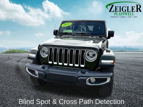 Used 2022 Jeep Wrangler Unlimited Sahara w/ Dual Top Group AWD/4WD image 9
