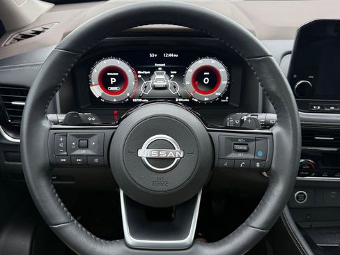 Used 2023 Nissan Rogue Platinum w/ Platinum Premium Package image 13