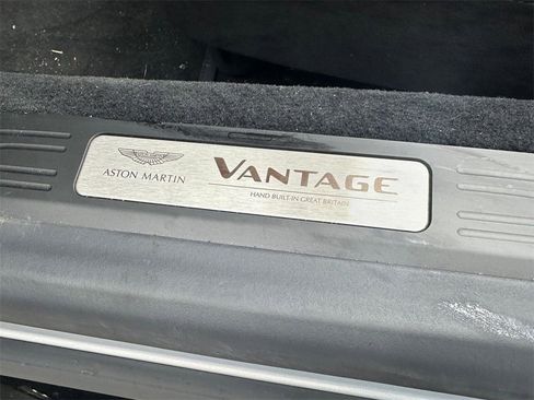 Used 2022 Aston Martin V8 Vantage Roadster image 9