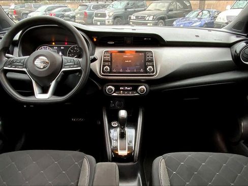 Used 2019 Nissan Kicks SV image 15