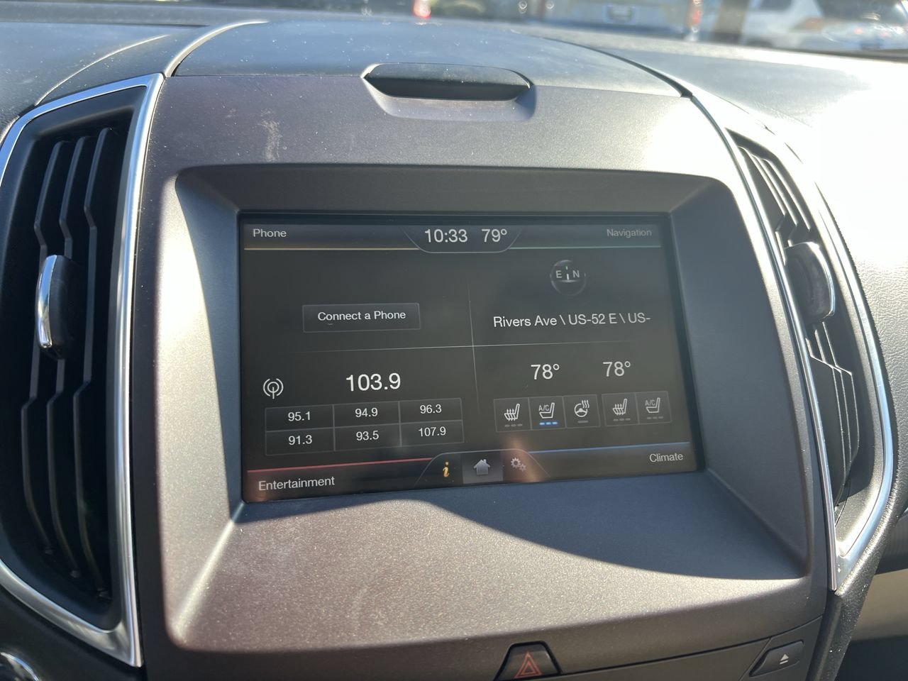 Used 2015 Ford Edge Titanium w/ Equipment Group 302A AWD/4WD image 23