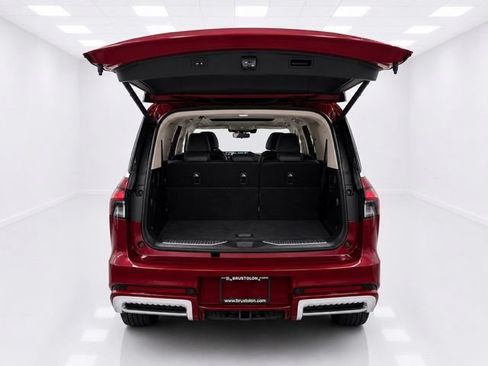 Used 2025 INFINITI QX80 Sensory AWD/4WD image 11