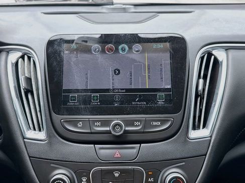 Used 2018 Chevrolet Malibu LT w/ Leather Package FWD image 30