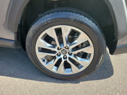 Used 2021 Toyota RAV4 XLE Premium FWD image 26