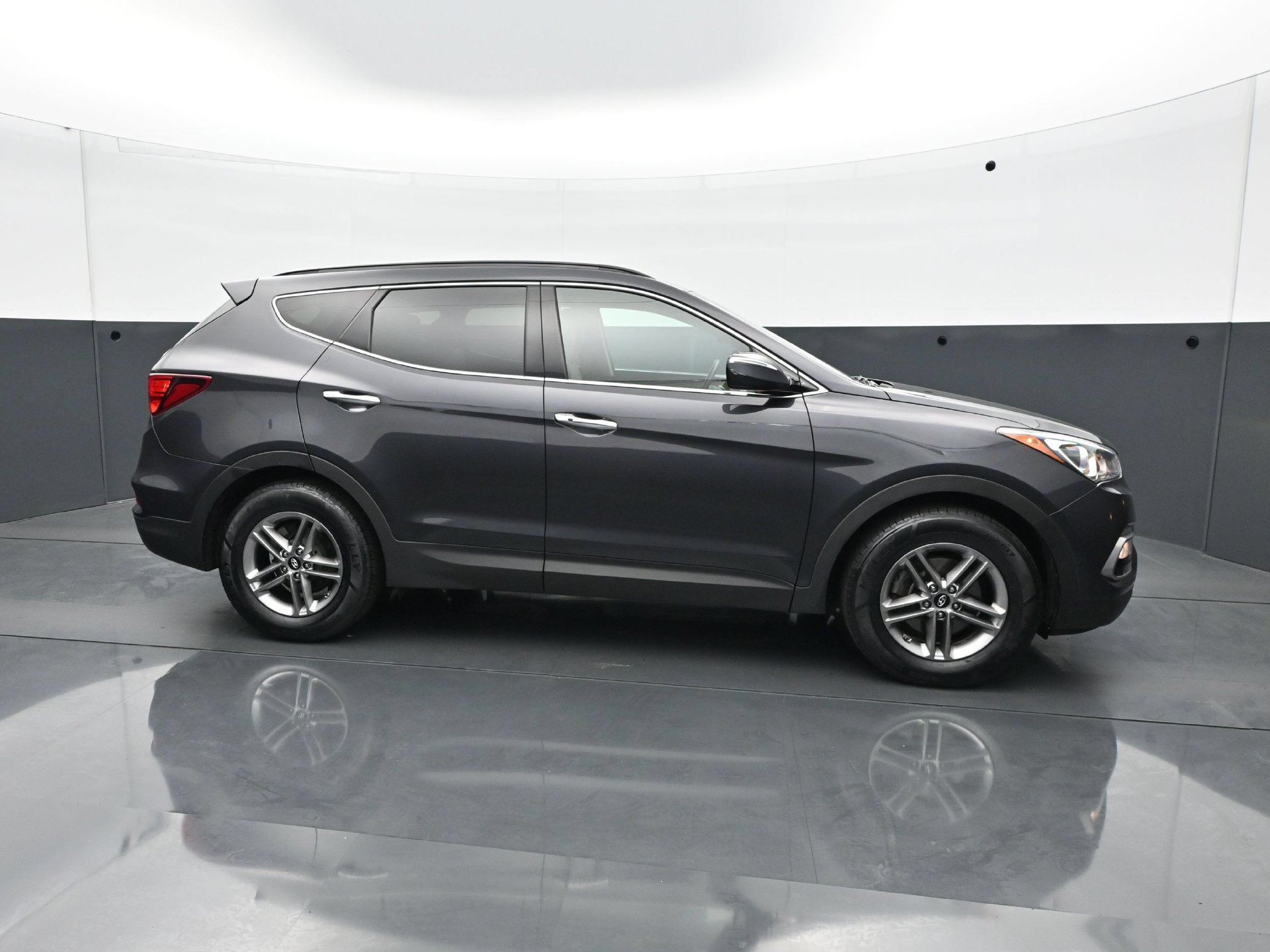 Used 2018 Hyundai Santa Fe Sport w/ 2.4L Value Package 02 FWD image 8