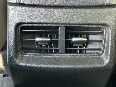 Used 2019 Ford Edge SEL AWD/4WD image 15