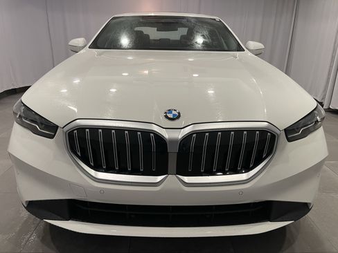 Used 2026 BMW 530i xDrive w/ Premium Package AWD/4WD image 2