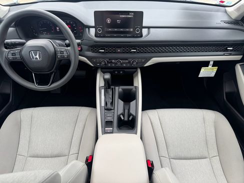 Used 2025 Honda Accord SE image 2