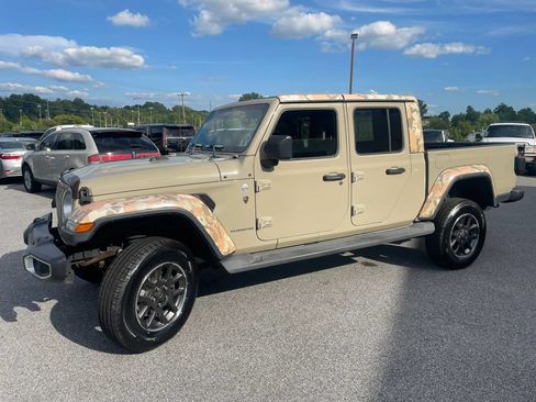 Used 2020 Jeep Gladiator Overland AWD/4WD image 21