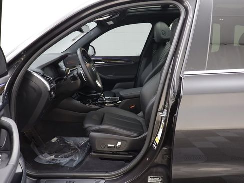 Certified 2022 BMW X3 xDrive30i w/ Premium Package 2 (ZPA) image 5