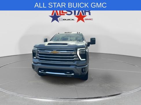 Used 2024 Chevrolet Silverado 2500 High Country w/ High Country Premium Package AWD/4WD image 2