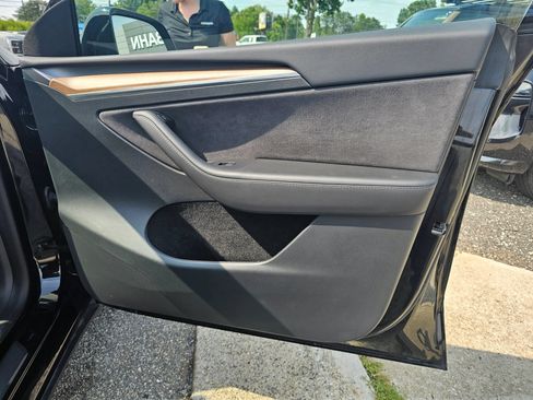 Used 2023 Tesla Model Y Performance AWD/4WD image 30